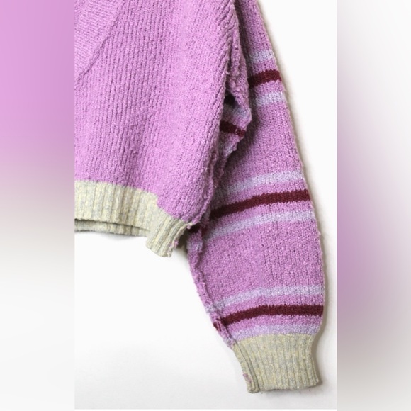 Women's Pink V-Neck Sweater - Picture 5 of 12